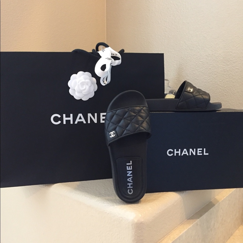 Chanel slides quilted lambskin